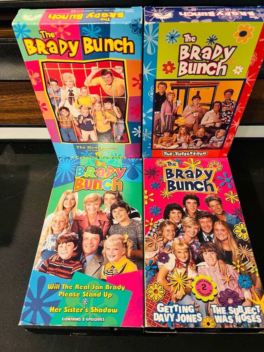 The Brady Bunch VHS Lot Volumes 1-4 (1995 Paramount Home Video)
